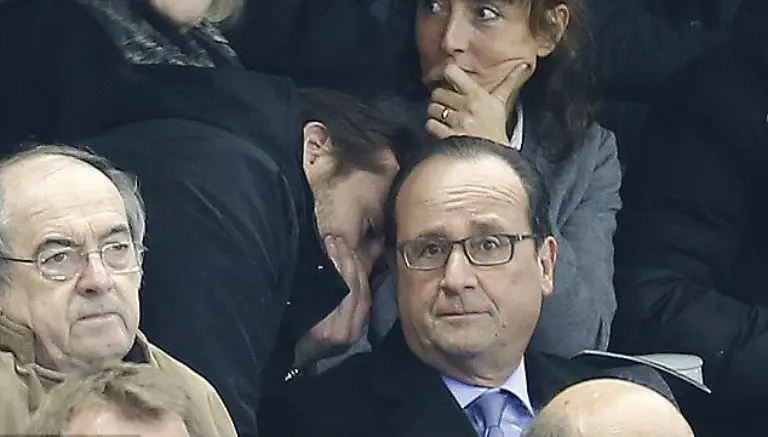 Momento en el que el Presidente francés se entera de los ataques