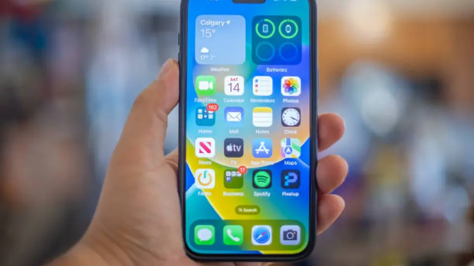 Apple recomienda restringir el acceso a ciertas funciones cuando el iPhone está bloqueado. / iStock