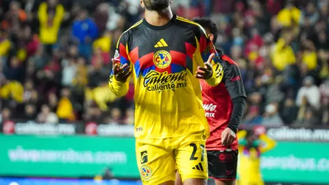 Rodrigo Aguirre se lamenta tras un gol que le anularon | MEXSPORT