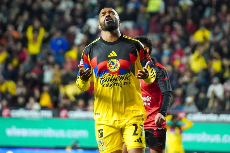 Rodrigo Aguirre se lamenta tras un gol que le anularon | MEXSPORT