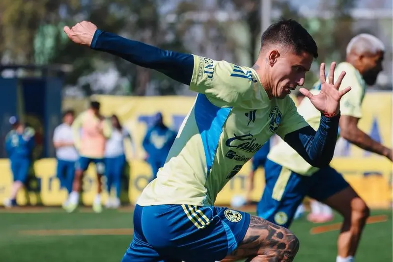 América recibió la visita de Azcárraga en pleno entrenamiento | X: @ClubAmerica