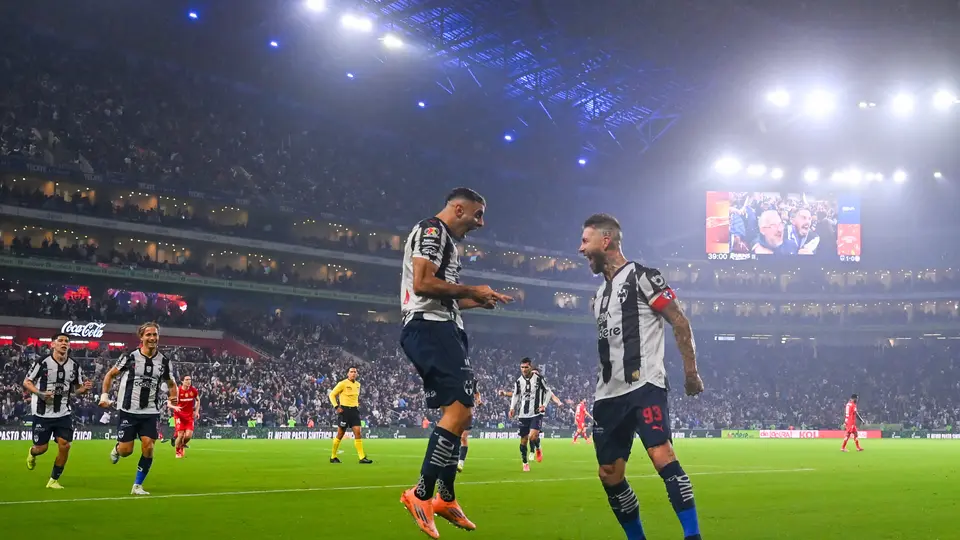 Berterame festejando con Sergio Ramos; ninguno permanece en Monterrey | Imago7