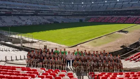 ¡Los tachan de copiones! Afición de Chivas revienta al América por foto oficial en obras del Estadio Azteca