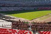 ¡Los tachan de copiones! Afición de Chivas revienta al América por foto oficial en obras del Estadio Azteca