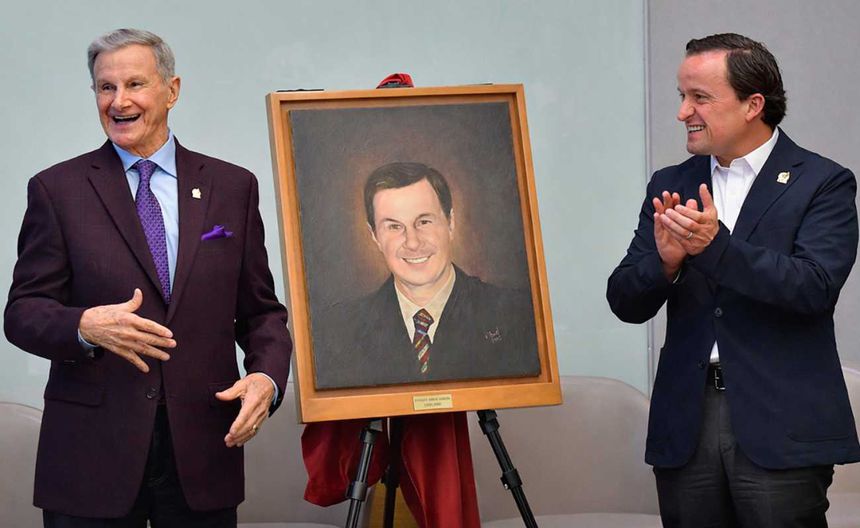 Enrique Borja fue homenajeado por la FMF