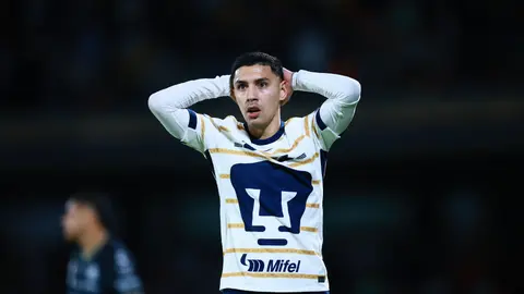 Leo Suárez durante su paso como jugador de Pumas | Imago7