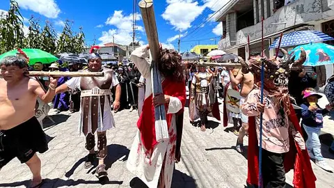 En muchas comunidades mexicanas se realizan representaciones del Viacrucis y procesiones durante la Semana Santa. / iStock