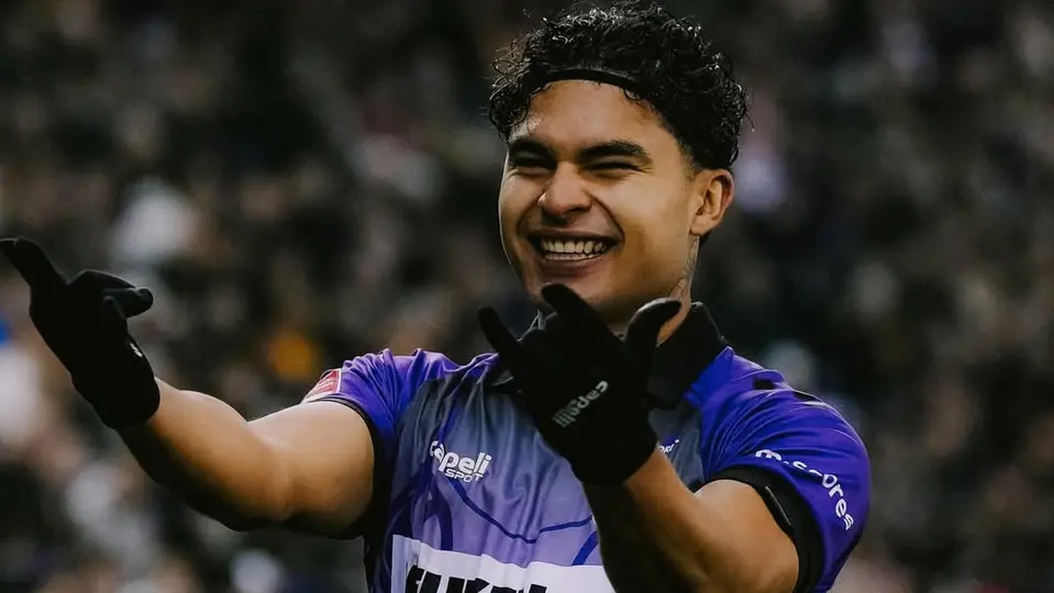 Stephano Carrillo festejando su segundo gol de la temporada | IG: @fcdordrechtnl