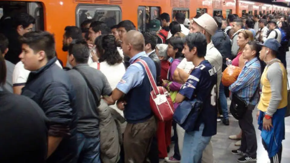 A diario viajan miles de personas en el Metro de la Ciudad de México/Pixabay