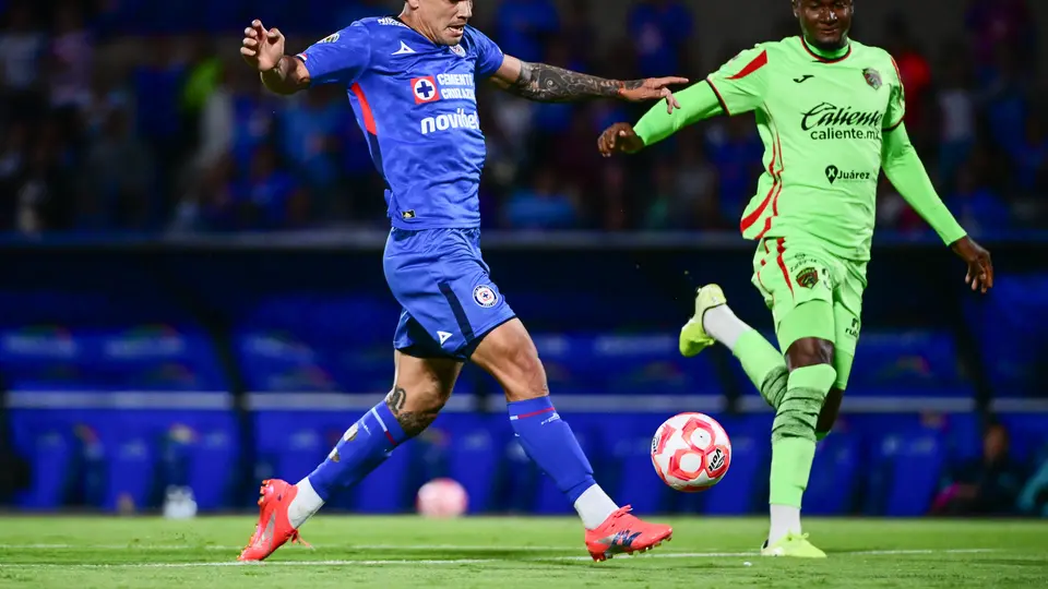 Gabriel 'Toro' Fernández en el partido contra FC Juárez en el Apertura 2025 | IMAGO 7