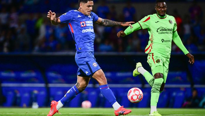 Gabriel 'Toro' Fernández en el partido contra FC Juárez en el Apertura 2025 | IMAGO 7