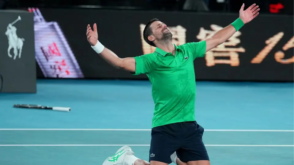 Novak Djokovic venció a Jannik Sinner en cinco sets y avanza a la Final del Australian Open