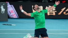 Novak Djokovic venció a Jannik Sinner en cinco sets y avanza a la Final del Australian Open