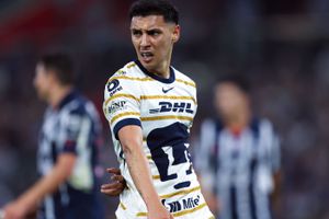 ¡Se va de Pumas! Leo Suárez se marcha a Mazatlán tras llegada de Uriel Antuna