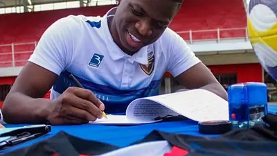 Un influencer colombiano, el "doble" de Vinícius, ficha por un club venezolano