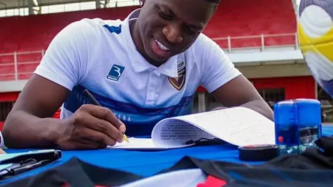 Un influencer colombiano, el "doble" de Vinícius, ficha por un club venezolano