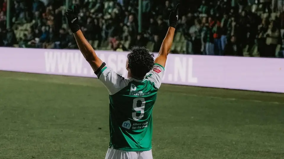 Stephano milita con su segundo equipo en Holanda | IG: @fcdordrechtnl