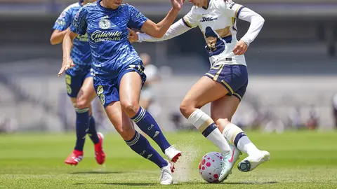 Karina Rodríguez y Cristina Torres durante el partido de Pumas y América en el Apertura 2025 de la Liga MX Femenil | IMAGO 7