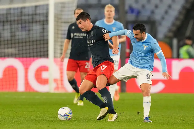 Lazio sacó la ventaja ante el Genoa en el último minuto | AP