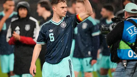 Joshua Kimmich festejando el triunfo alemán | AP