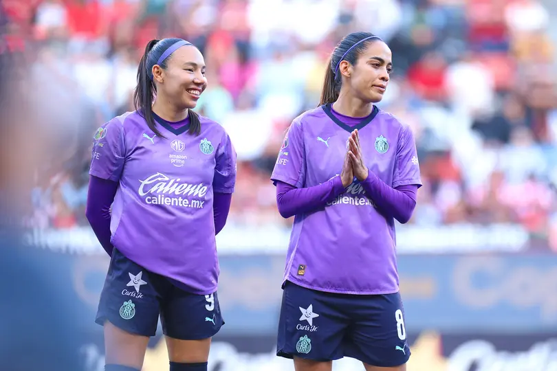 Alicia Cervantes (derecha) durante el partido l IMAGO7
