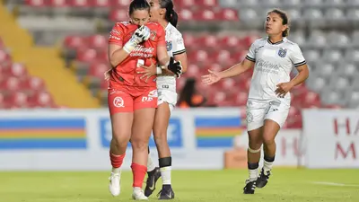 Marta Alemany tras su heroica atajada con Querétaro: "Me quité como cincuenta mochilas de mi espalda"