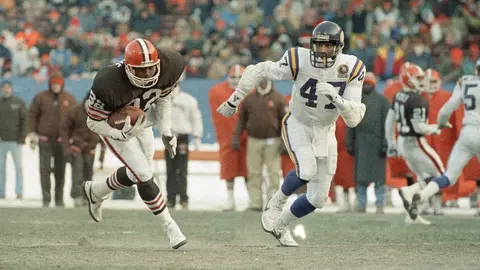 Joey Browner, de Minnesota, y Ozzie Newsome, de Cleveland | AP