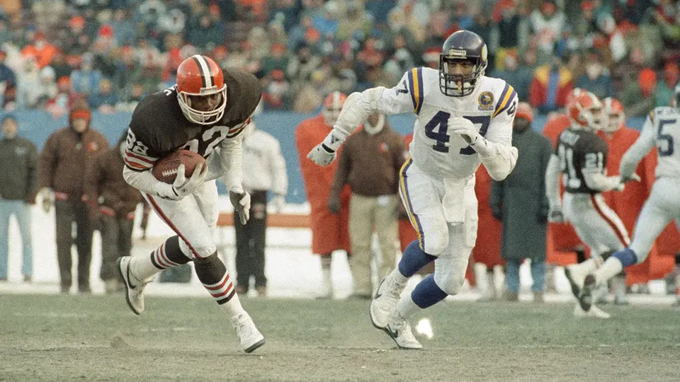 Joey Browner, de Minnesota, y Ozzie Newsome, de Cleveland | AP