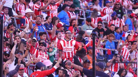 ¡Terrible! Aficionados manchan en Clásico Tapatío en Estados Unidos con pelea campal