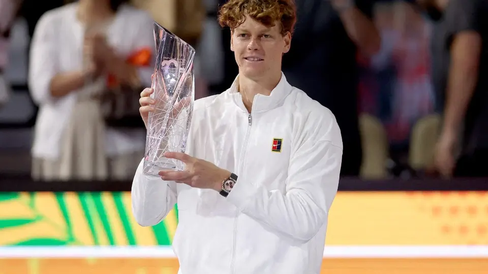 Jannik Sinner necesitó solo 10 minutos para evitar el récord de Jiri Lehecka