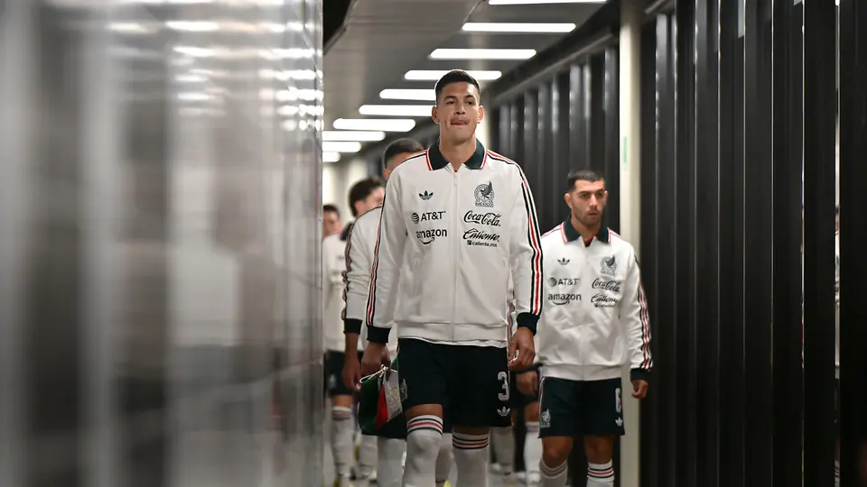 César Montes en el nuevo túnel del Estadio Banorte | Imago7