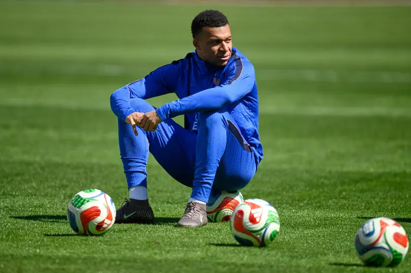 Mbappé en entrenamiento con la Selección de Francia en la Fecha FIFA | AP