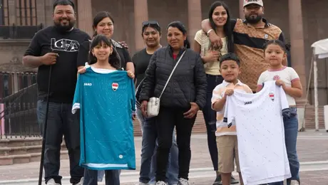 ¡Irak se siente como en casa! Aficionados invaden la Macroplaza en Monterey