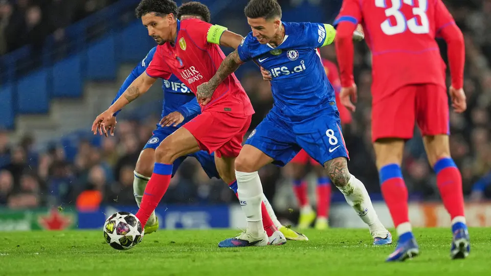 Enzo Fernández jugando con Chelsea l AP