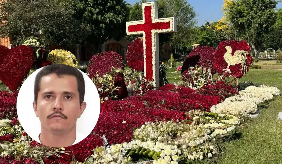 La tumba de “El Mencho” destaca en el cementerio por la gran cantidad de flores y arreglos./ X