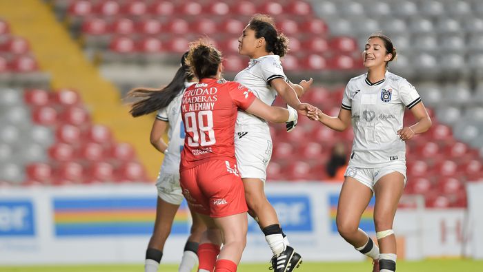 Marta Alemany en celebración en el partido de Querétaro ante FC Juárez en la Liga MX Femenil | IMAGO 7