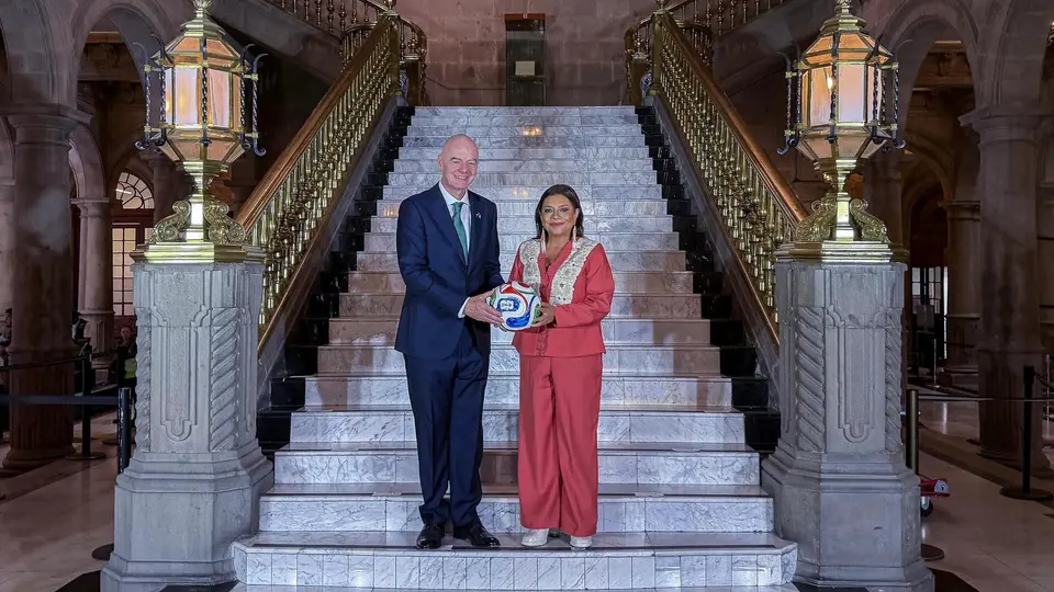 El presidente de la FIFA, Gianni Infantino tras reunirse con la jefa de gobierno de la CDMX, Clara Brugada | X: @ClaraBrugadaM