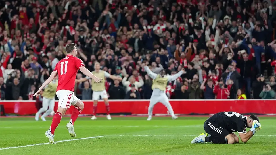 Aston Villa cae ante Nottingham Forest en la Europa League