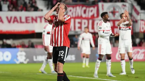 Máximo Desabato de Estudinates | AP