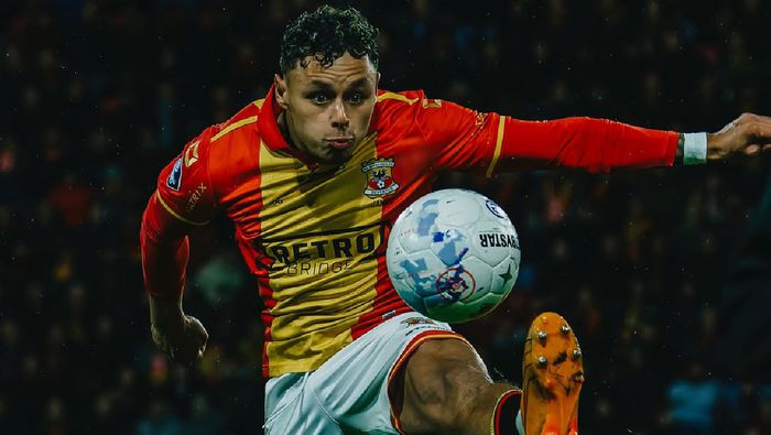 El ingreso de Dean James abrió la puerta a la polémica de alineaciones indebidas | X @TimnasXtra