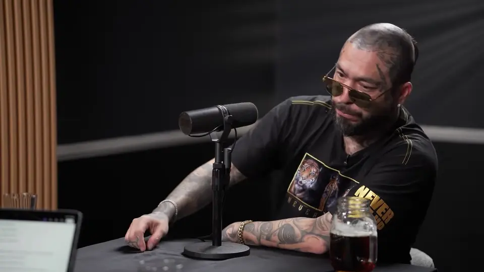 Dharius acepta que llegó enfiestado a la entrevista, pues ese día tenía varias citas con los medios / Especial