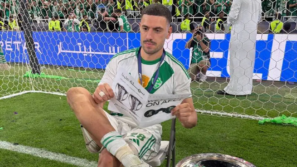 Merih Demiral en el Al Ahli | x:@Merihdemiral