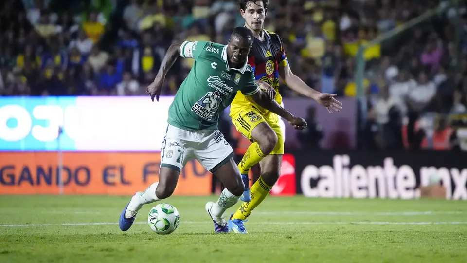 Stiven Barreiro en el partido de León contra América en el Clausura 2026 de la Liga MX | IMAGO 7