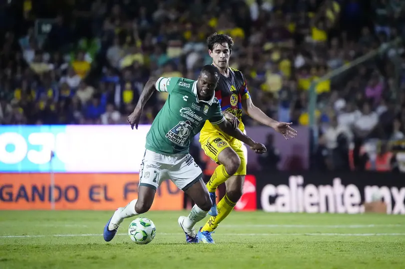 Stiven Barreiro en el partido de León contra América en el Clausura 2026 de la Liga MX | IMAGO 7