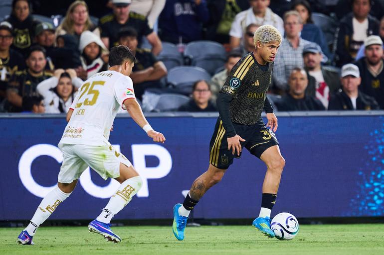 Everardo López y Martínez en el partido entre LAFC y Toluca | MEXSPORT