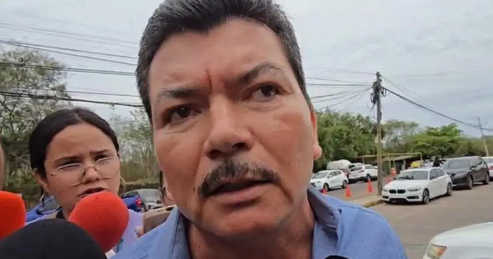 El exjefe de la Policía de Investigación de Sinaloa compareció ante la FGR días antes de que se reportara su entrega a EU. / RS