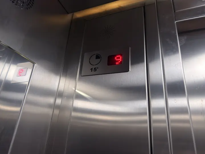 Los usuarios tendrán hasta 9 minutos para permanecer dentro del sanitario. / Georgina Sánchez