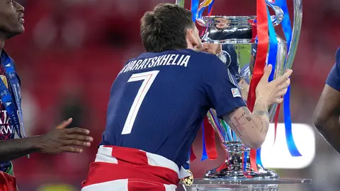 Kvicha Kvaratskhelia, jugador del PSG | AP