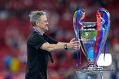 Luis Enrique se mete a la selecta lista de entrenadores tricampeones en la Champions League