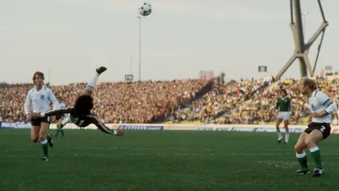 México ante Alemania Federal en el Mundial de 1978 l X:UniformesSelec1